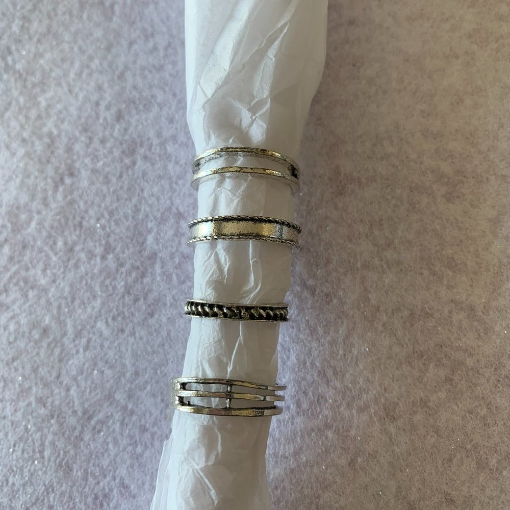 4 adjustable Toe Rings, FREE🔥 w/ ANY purchase! - Picture 2 of 3